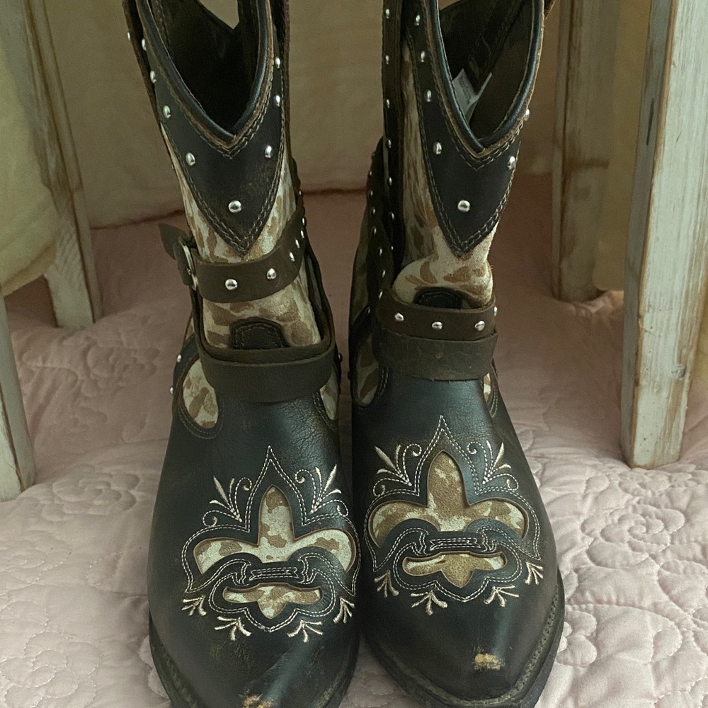Women’s Black and Brown Embroidered Heeled Boots